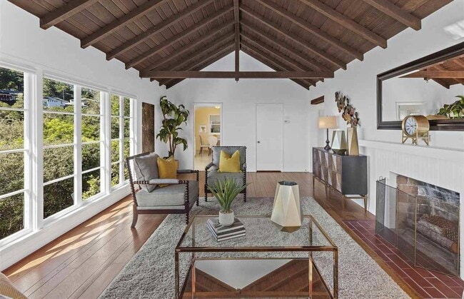 Building Photo - 1825 San Antonio Ave