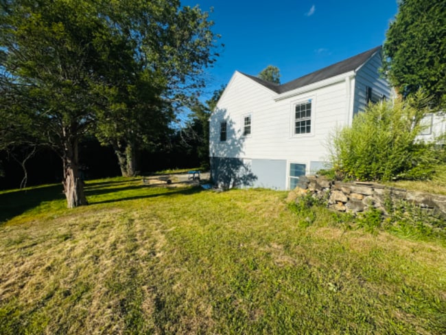 Building Photo - 68 N Rd