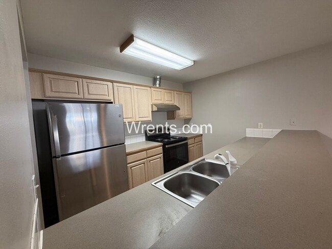 Building Photo - 1008-1010 E. Ermina