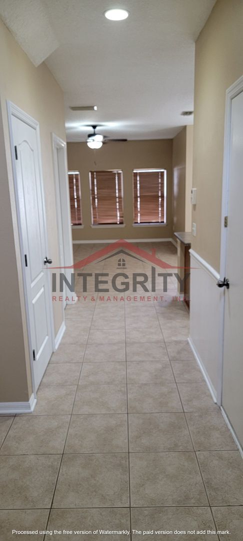 3 bed/2.5 bath in Brighton Park - 3 bed/2.5 bath in Brighton Park House