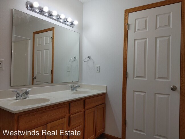 Foto del edificio - 2 br, 1.5 bath House - 50 Thistle Court