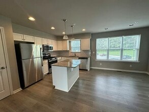 Building Photo - 115 High Pointe Dr