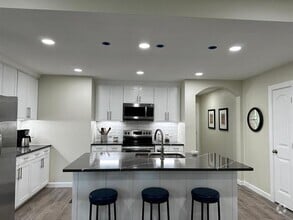 Building Photo - 1013 Riverstone Trl