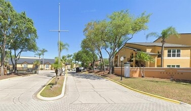 Building Photo - 4518 Commander Dr