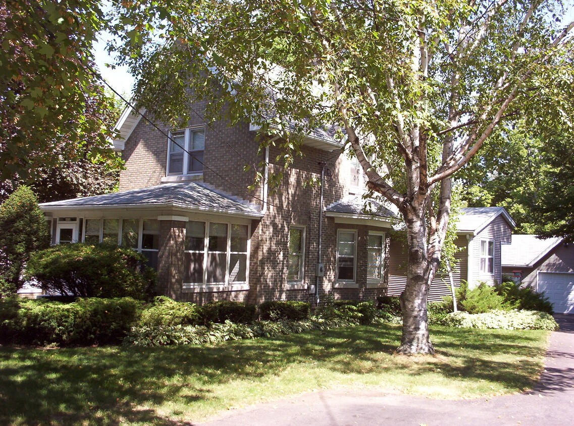 2105 Sherman Ave Unit A, Madison, WI 53704 Room for Rent in Madison