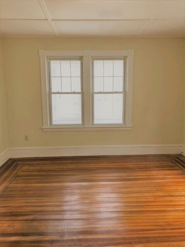 Foto del edificio - 585 Tyler St