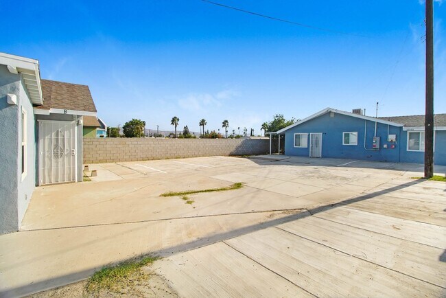 Building Photo - 4848 Doane Ave