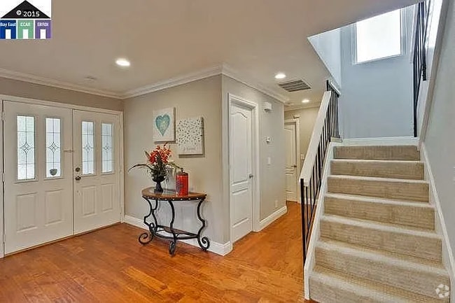 Building Photo - 845 Glenhill Dr