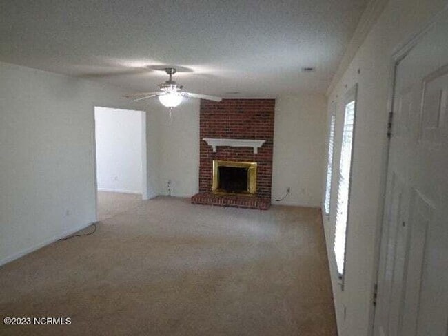 Building Photo - Beautiful 4 Bedroom Home-122 Archdale Drive