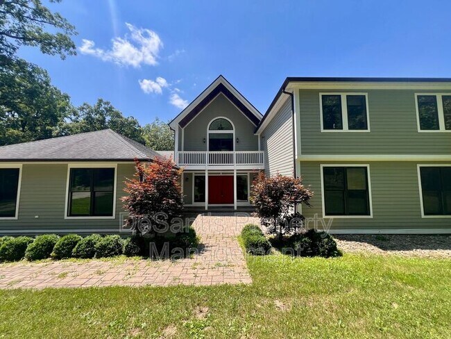 Building Photo - 136 Wiegand Dr