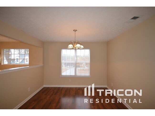 Building Photo - 2525 Lake Royale Drive Riverdale GA