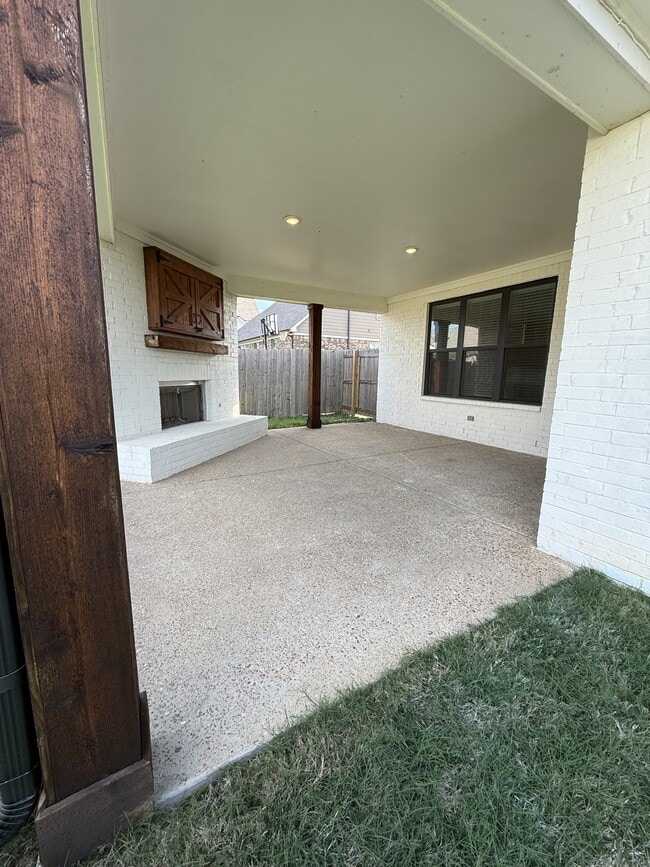 Foto del edificio - 4320 John Wood Ln
