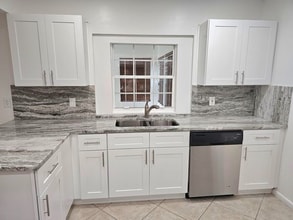 Building Photo - 12191 Broadleaf Ct