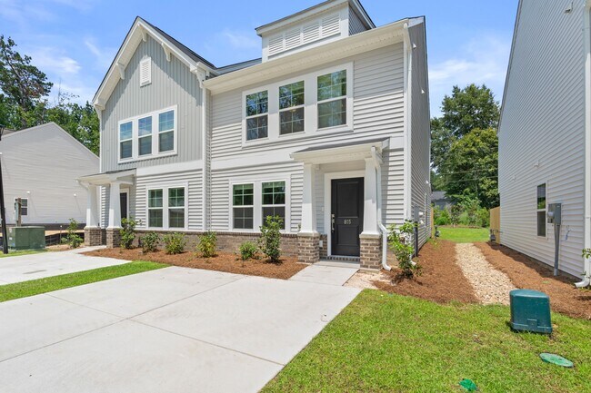 Building Photo - 815 Coburg Ln
