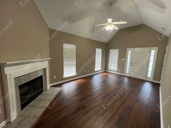 Building Photo - 323 Forest Lakes Dr