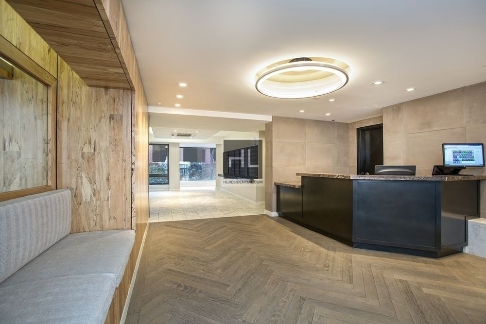 Foto del edificio - NO FEE!!  JUNIOR FOUR Studio Must See