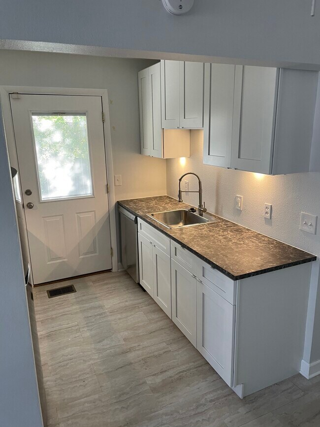 Building Photo - 238 E Harding St