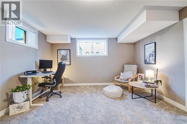 Building Photo - 39 Broadacre Dr