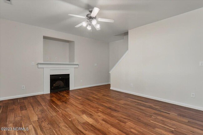 Building Photo - 722 Thrush Dr