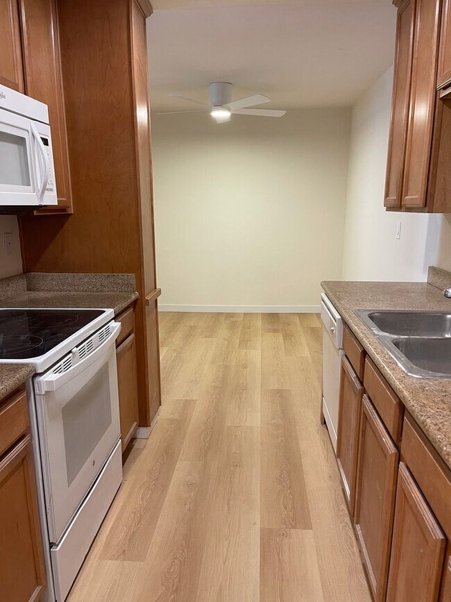 Building Photo - Pacific Pines Encinitas