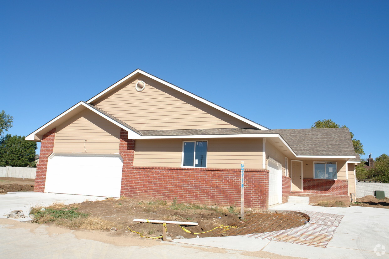 Primary Photo - Oak Cliff Estates