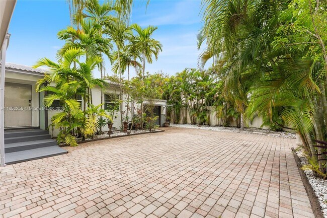 Foto del edificio - 1800 SW 21st St
