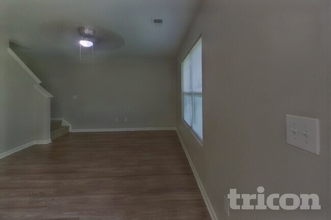 Foto del edificio - 513 Gentle Breeze Ln