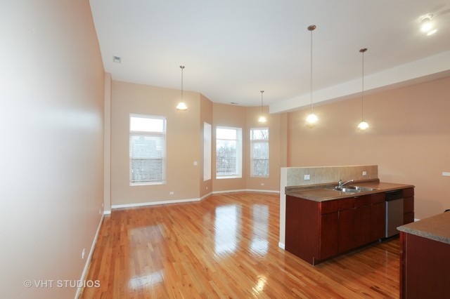Building Photo - 3549 S King Dr