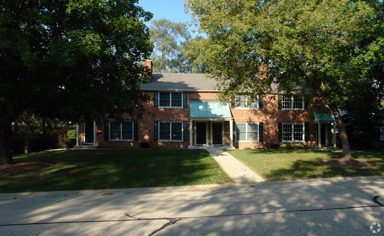 Primary Photo - Barrington Townhomes