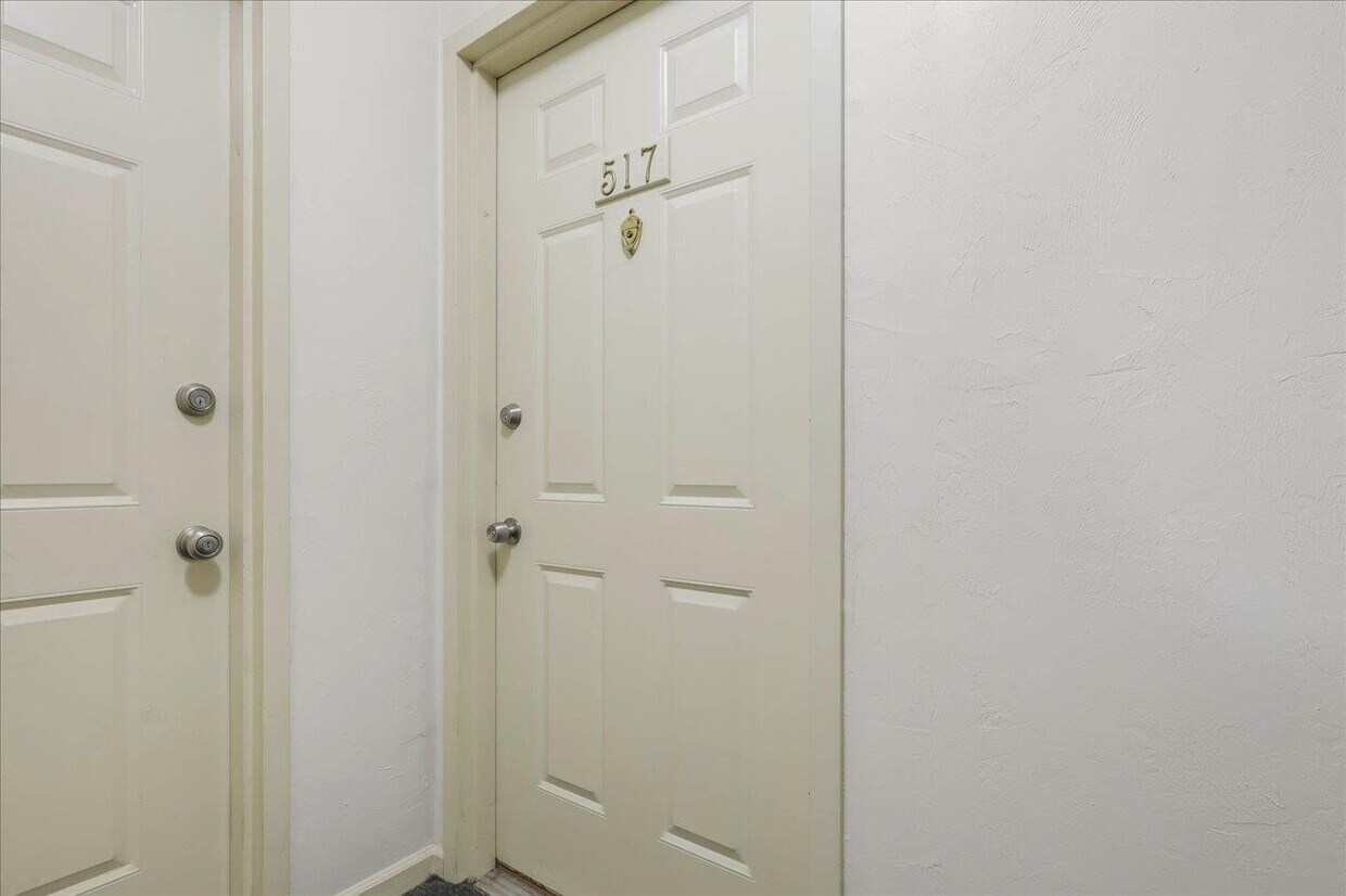 Foto principal - 517 E Jefferson St