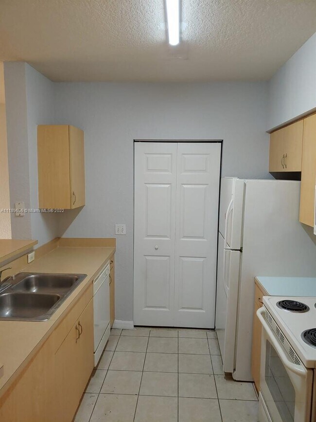 Building Photo - 1809 Belmont Ln