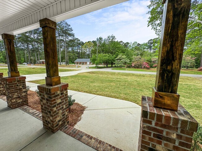 Foto del edificio - Introducing Your Dream Home in Nash County's Tar River Reservoir Area!  Lawn Care Included!