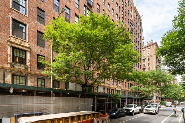 Building Photo - 66 E 11th St