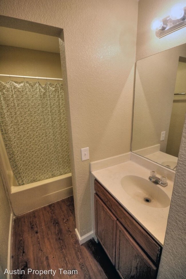 Building Photo - 5608 Cougar Dr