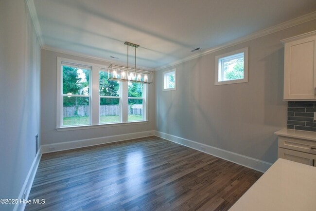 Building Photo - 275 Sailor Sky Wy