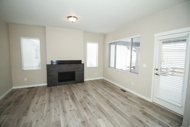 Foto del edificio - 7611 Grizzly Rose Way