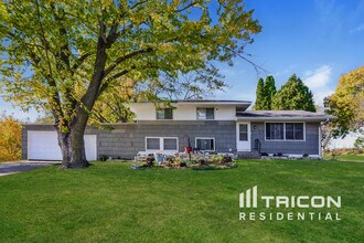 Building Photo - 6890 University Ave NE