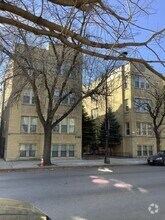 Building Photo - 4827 W Addison St