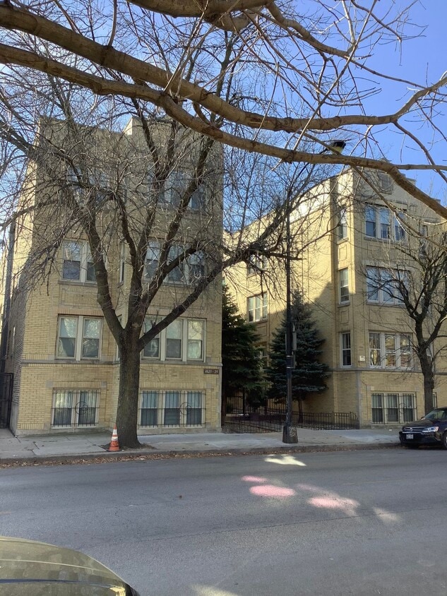 Primary Photo - Top Floor Portage Park One Bedroom include...