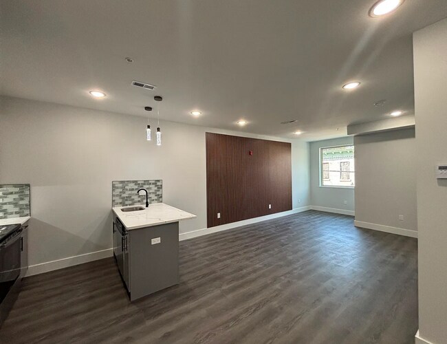 Building Photo - 1108 W Dauphin St