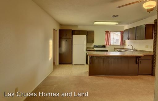 Building Photo - 1530 Camino del Rex