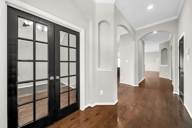 Foto del edificio - 18739 Laurel Hills Dr