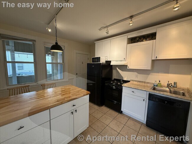 Photo - 259 Beacon St Unit #2 Apartment