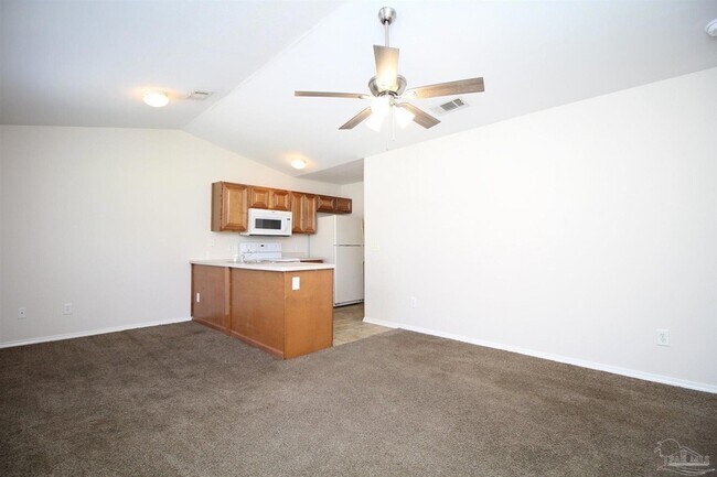 Foto del edificio - 6954 Woodley Dr