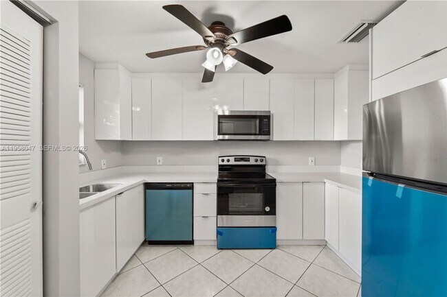 Foto del edificio - 745 NW 3rd Ct