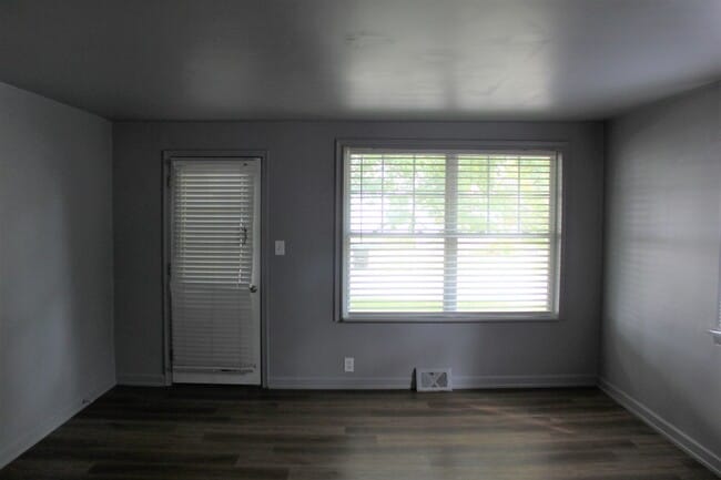 Building Photo - Available Now! Swartz Creek Schools!