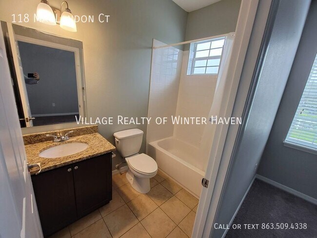 Building Photo - Beautiful 2 Bedroom 2 Bath Gated Community...