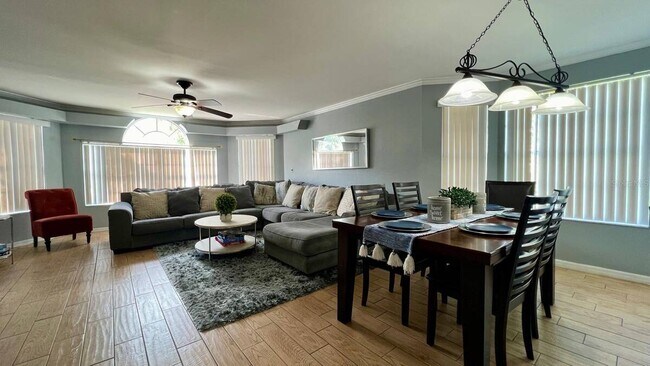 Foto del edificio - 2444 Sweetwater Club Cir