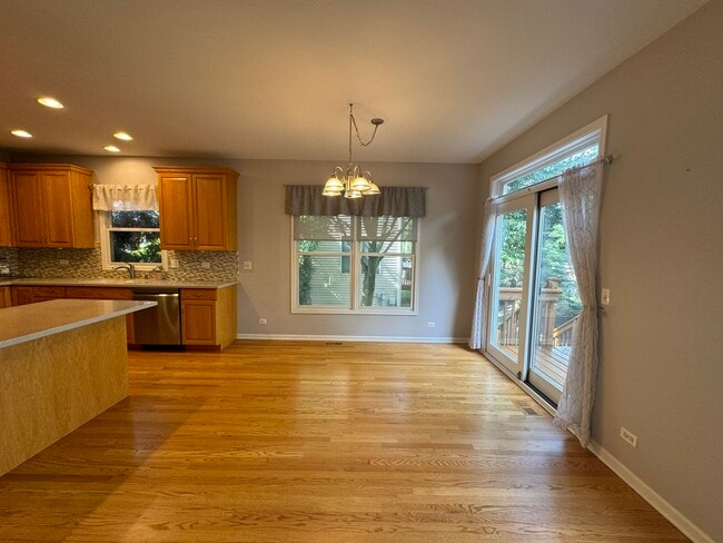 Building Photo - 1N061 Mission Ct