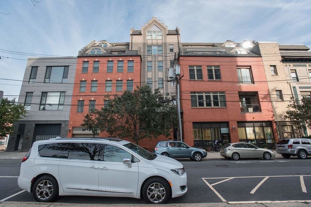 Primary Photo - 109 Grand St